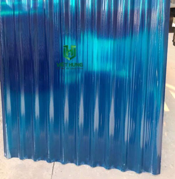 Tôn nhựa lấy sáng sợi thủy tinh 11 sóng màu xanh dương mờ
